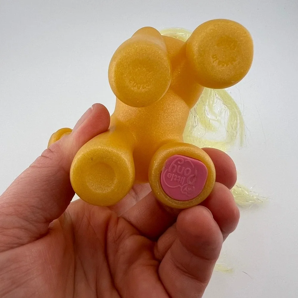 My Little Pony G3 Butterscotch 2003 Hasbro Yellow Glitter Celebration Pony